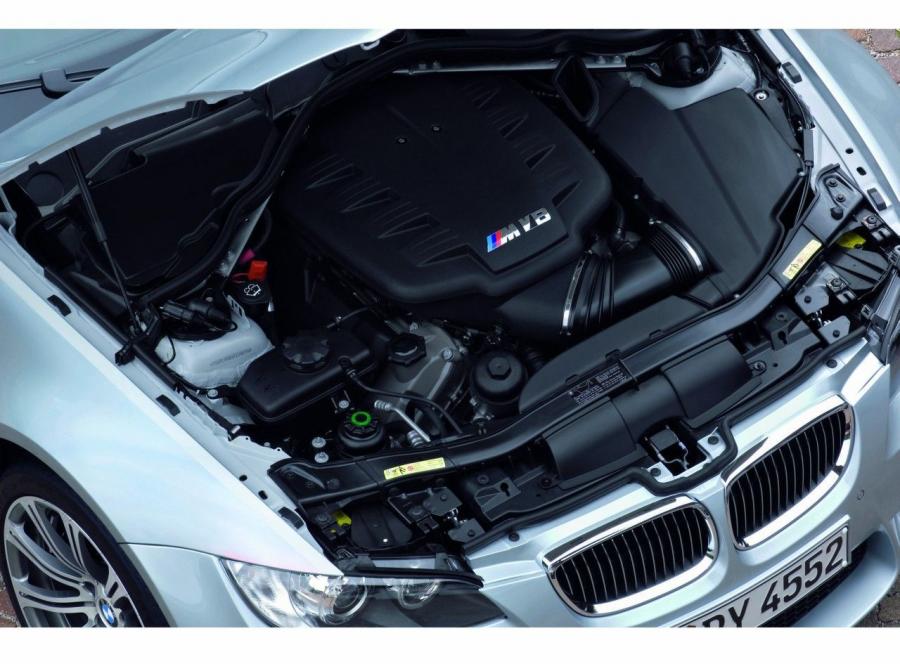  BMW M3 Sedan 2008 года  (фото 45 из 85)